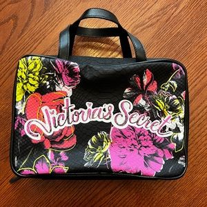 Victoria’s Secret Travel Organizer
